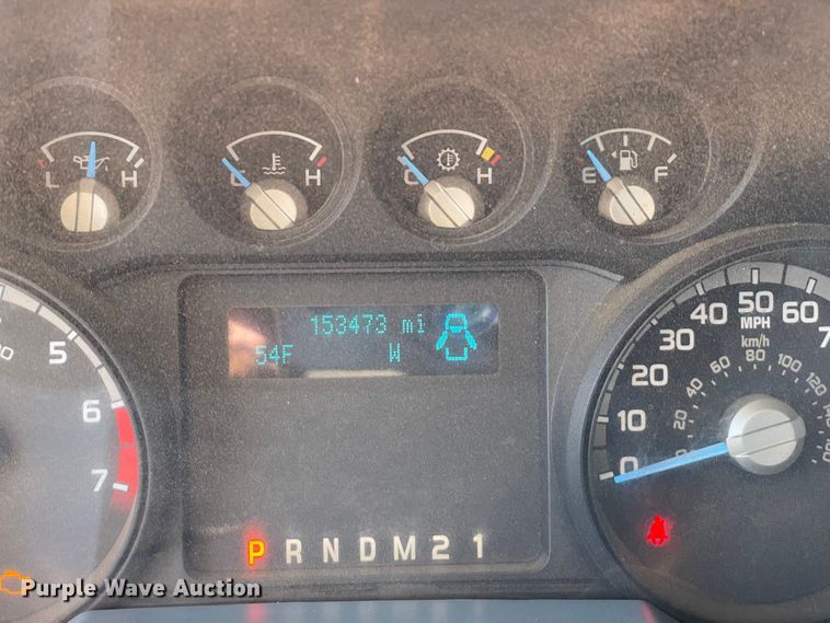 image for item MI9751 2016 Ford  F350 Super Duty  flatbed pickup truck