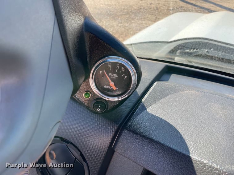 image for item MI9751 2016 Ford  F350 Super Duty  flatbed pickup truck