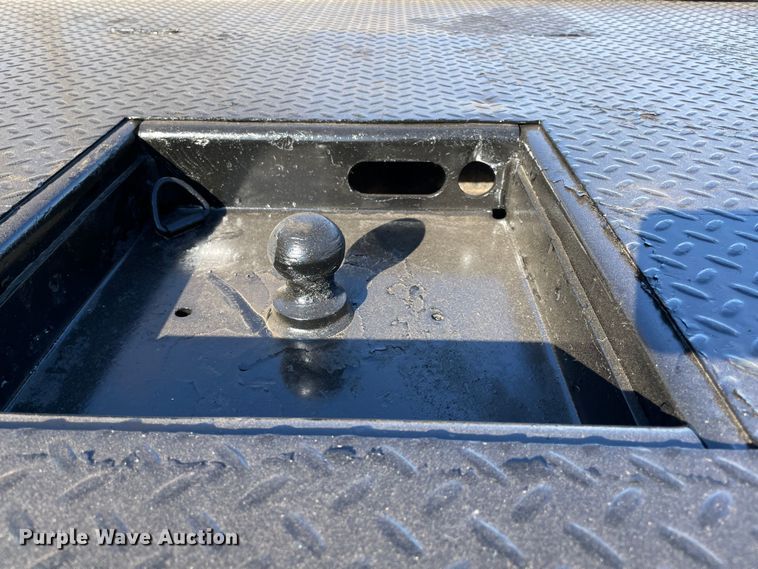 image for item MI9751 2016 Ford  F350 Super Duty  flatbed pickup truck