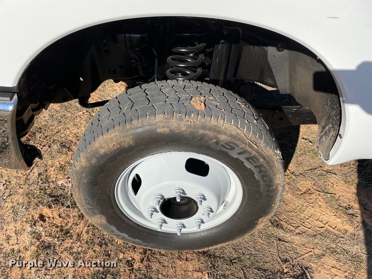 image for item MI9751 2016 Ford  F350 Super Duty  flatbed pickup truck