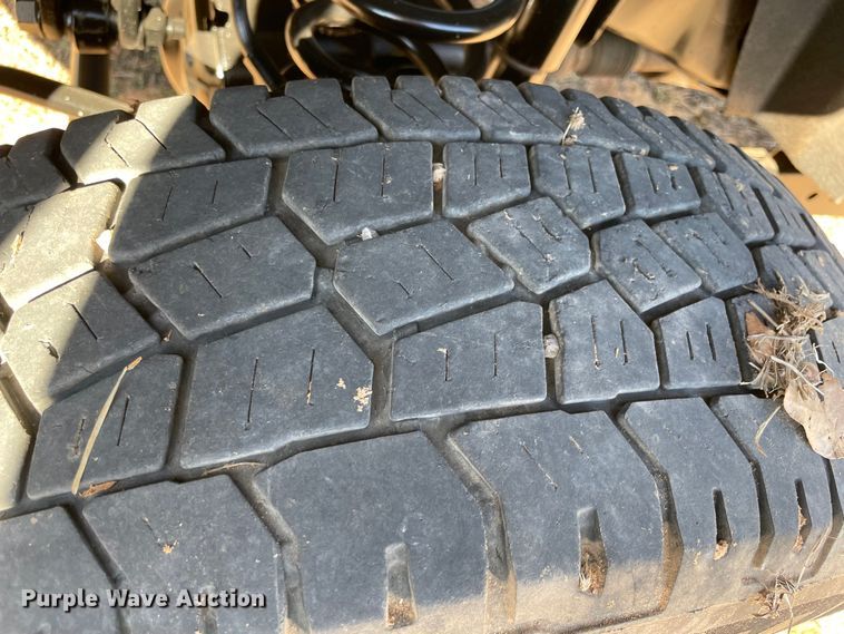 image for item MI9751 2016 Ford  F350 Super Duty  flatbed pickup truck