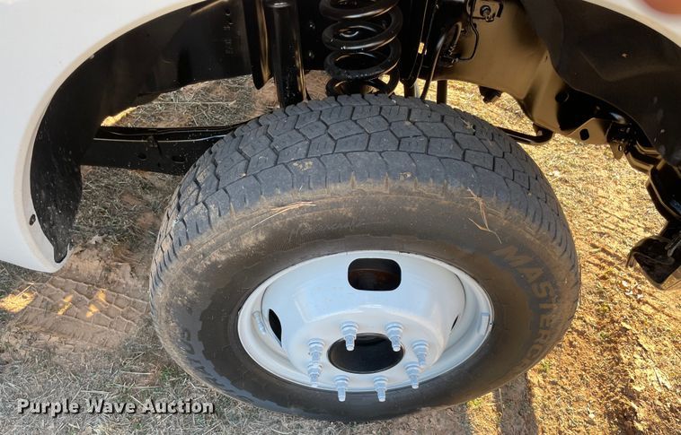 image for item MI9751 2016 Ford  F350 Super Duty  flatbed pickup truck