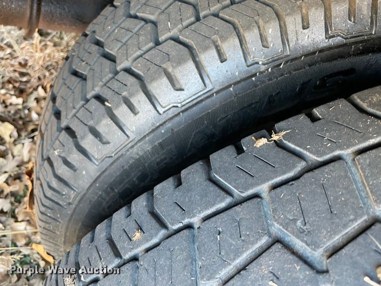 image for item MI9751 2016 Ford  F350 Super Duty  flatbed pickup truck