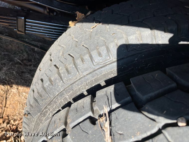 image for item MI9751 2016 Ford  F350 Super Duty  flatbed pickup truck