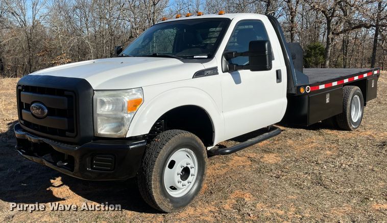 image for item MI9752 2015 Ford  F350 Super Duty  flatbed pickup truck