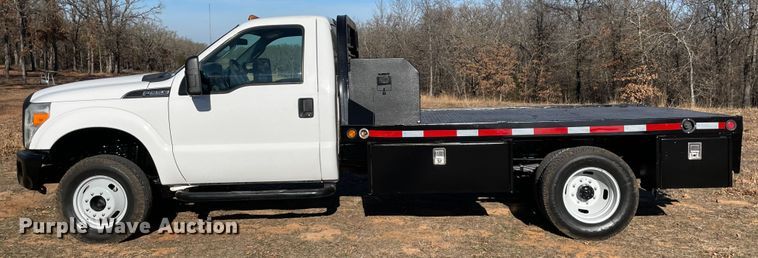 image for item MI9752 2015 Ford  F350 Super Duty  flatbed pickup truck