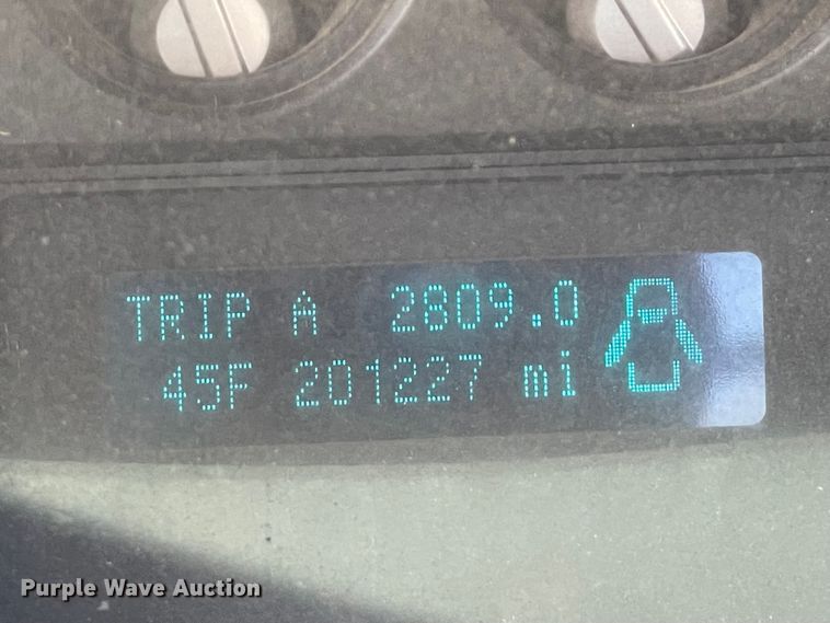 image for item MI9752 2015 Ford  F350 Super Duty  flatbed pickup truck