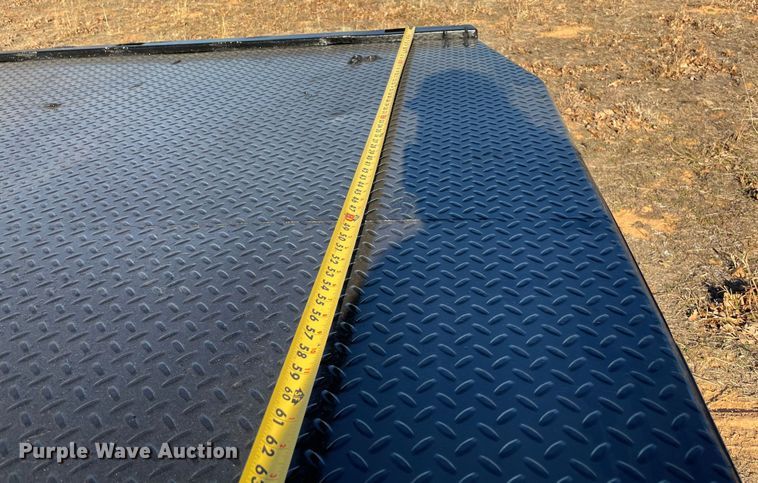 image for item MI9752 2015 Ford  F350 Super Duty  flatbed pickup truck