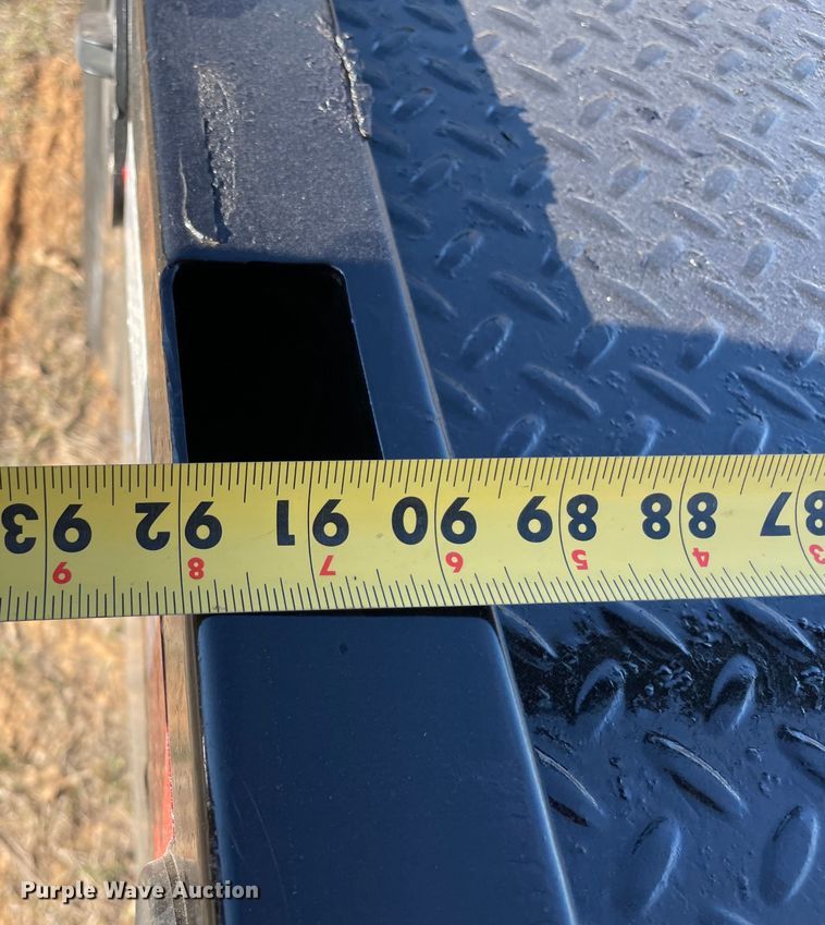 image for item MI9752 2015 Ford  F350 Super Duty  flatbed pickup truck