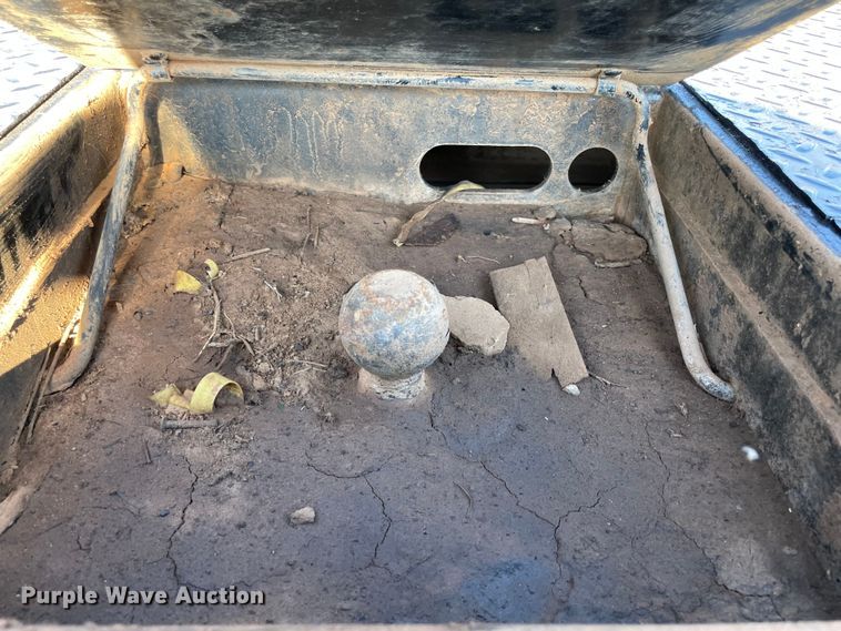 image for item MI9752 2015 Ford  F350 Super Duty  flatbed pickup truck