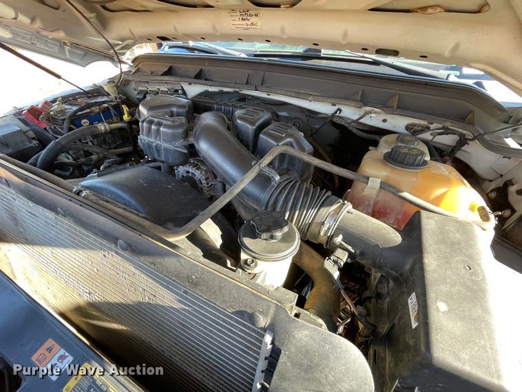 image for item MI9752 2015 Ford  F350 Super Duty  flatbed pickup truck