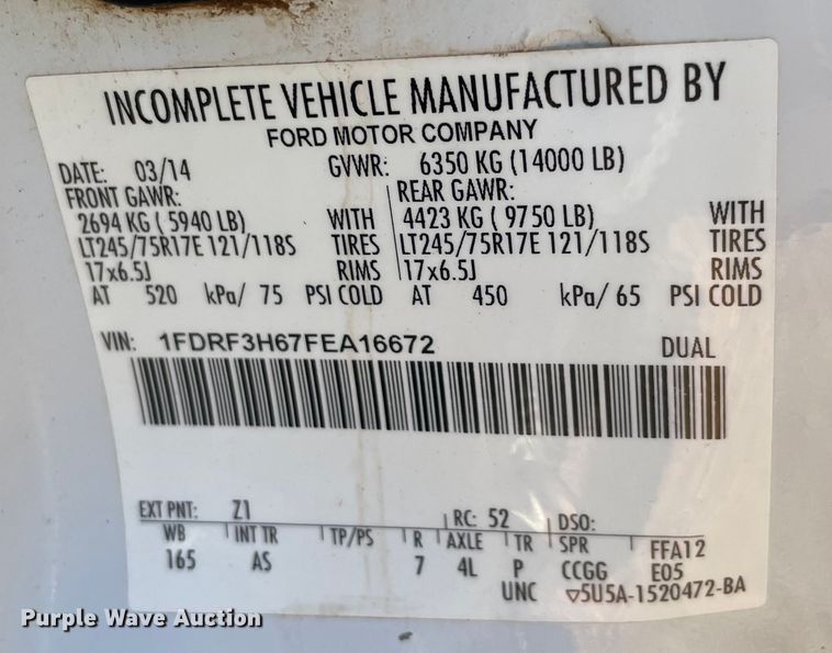 image for item MI9752 2015 Ford  F350 Super Duty  flatbed pickup truck