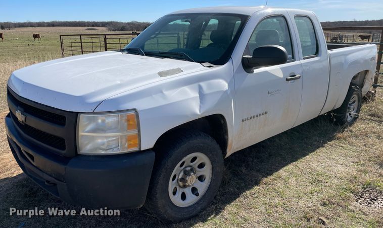 image for item MI9755 2010 Chevrolet Silverado 1500  Ext. Cab pickup truck