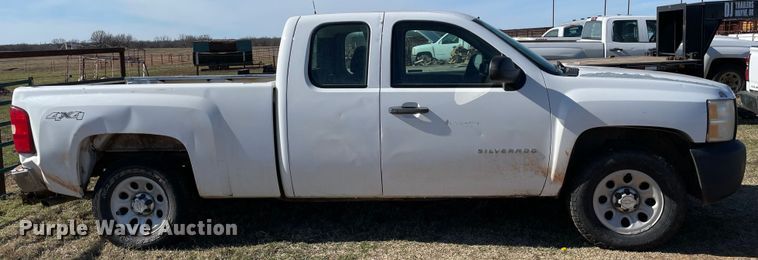image for item MI9755 2010 Chevrolet Silverado 1500  Ext. Cab pickup truck