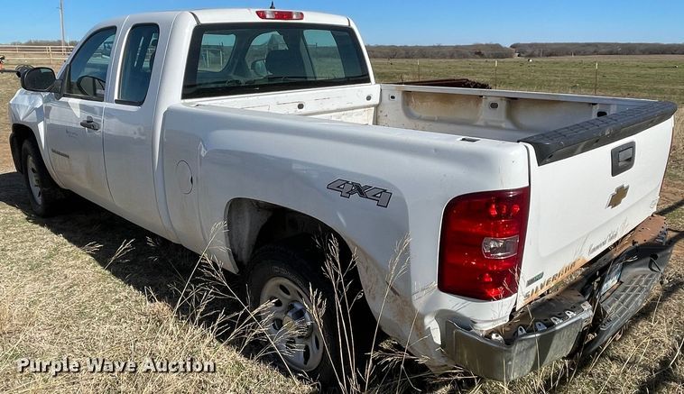 image for item MI9755 2010 Chevrolet Silverado 1500  Ext. Cab pickup truck