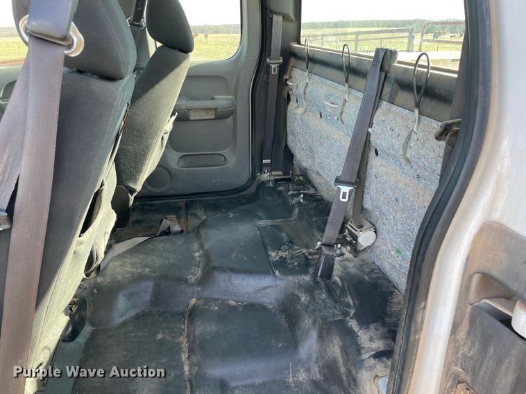 image for item MI9755 2010 Chevrolet Silverado 1500  Ext. Cab pickup truck