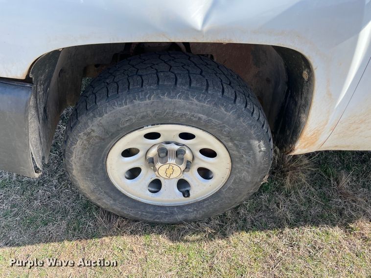 image for item MI9755 2010 Chevrolet Silverado 1500  Ext. Cab pickup truck