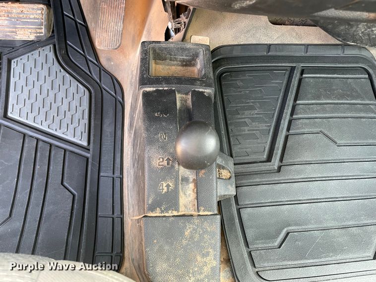 image for item MI9758 2014 Chevrolet Silverado 1500  Double Cab pickup truck