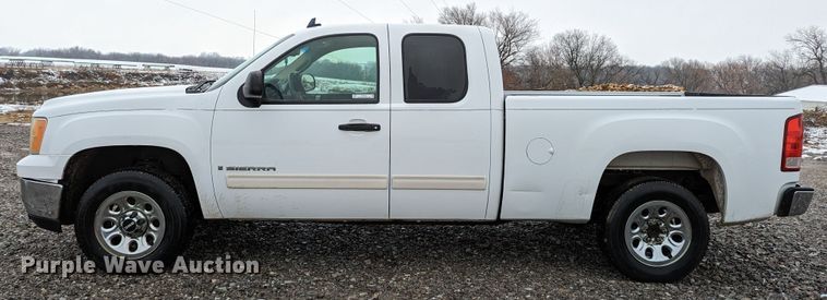 image for item MI9763 2007 GMC Sierra 1500 SLE  Ext. Cab pickup truck