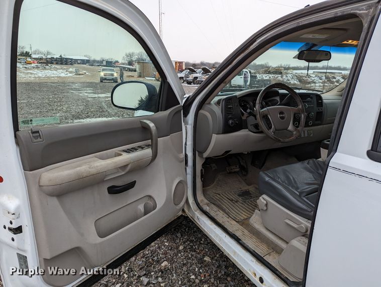 image for item MI9763 2007 GMC Sierra 1500 SLE  Ext. Cab pickup truck