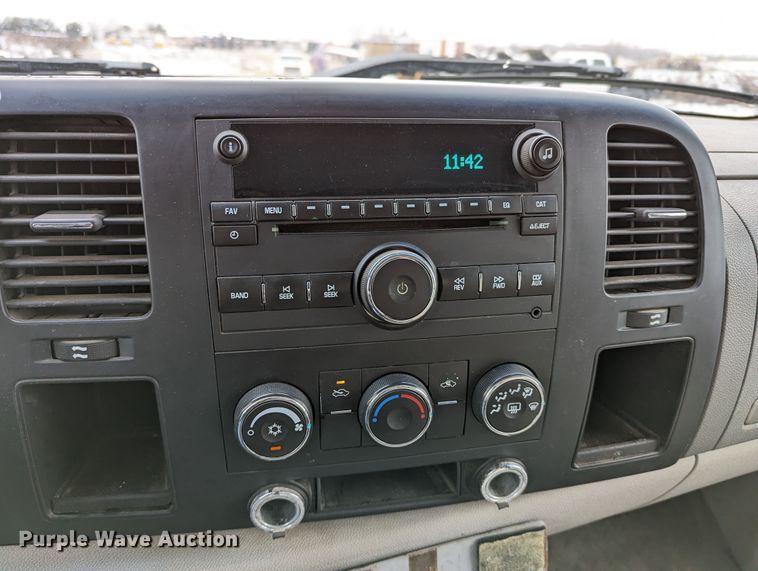 image for item MI9763 2007 GMC Sierra 1500 SLE  Ext. Cab pickup truck