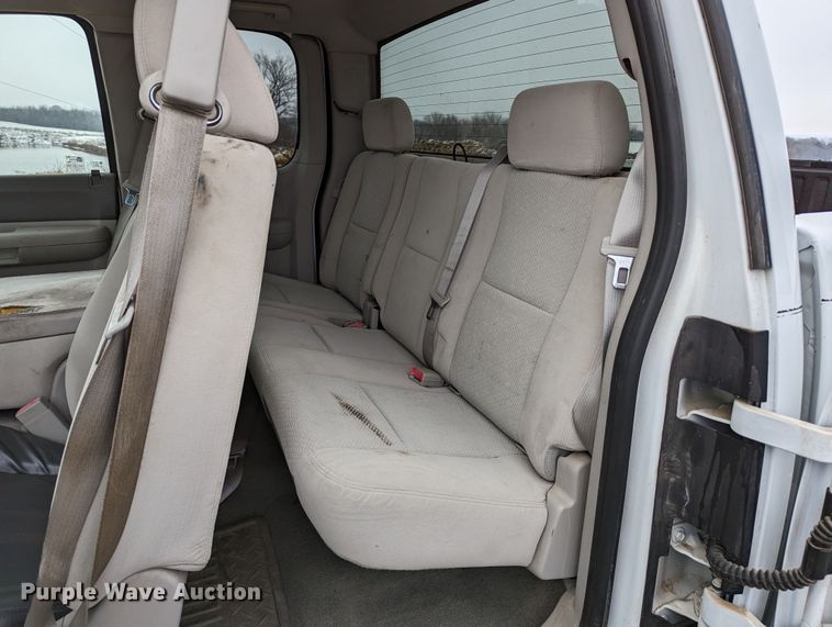 image for item MI9763 2007 GMC Sierra 1500 SLE  Ext. Cab pickup truck