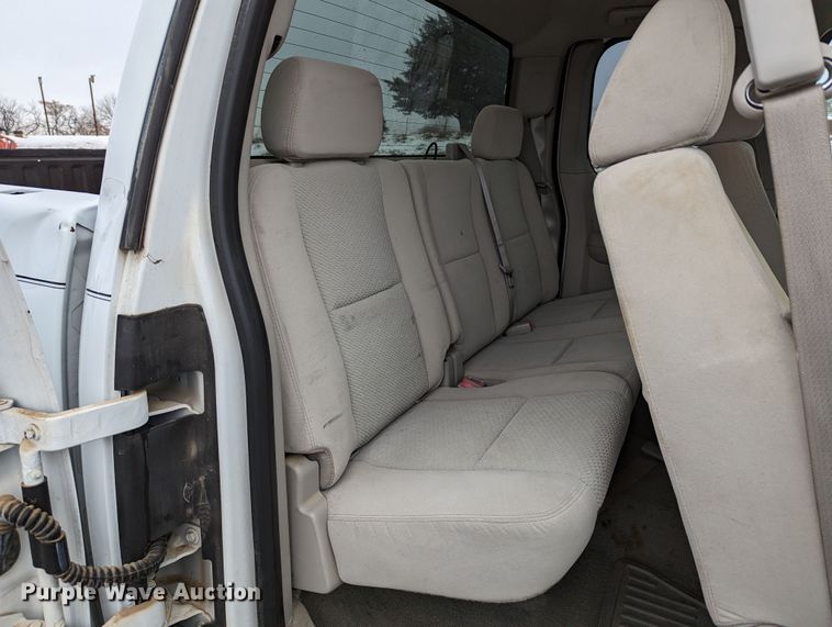 image for item MI9763 2007 GMC Sierra 1500 SLE  Ext. Cab pickup truck