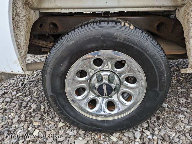 image for item MI9763 2007 GMC Sierra 1500 SLE  Ext. Cab pickup truck