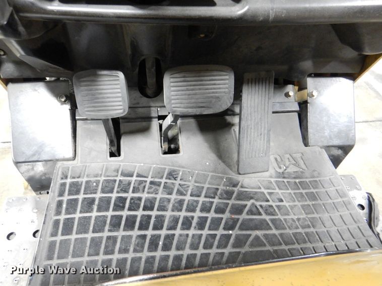 image for item MJ9990 Caterpillar GC18K  forklift