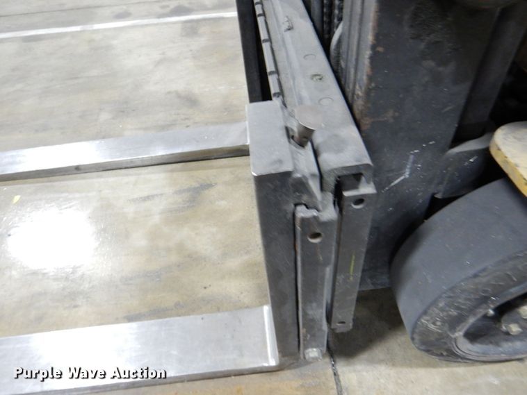 image for item MJ9990 Caterpillar GC18K  forklift