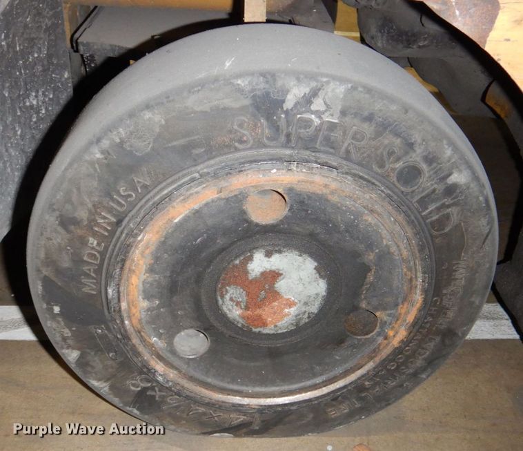 image for item MJ9990 Caterpillar GC18K  forklift