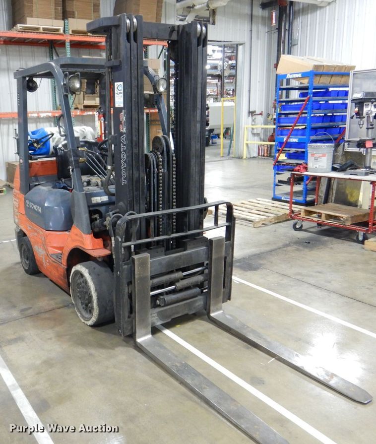 image for item MJ9991 Toyota 7FGCU30  forklift