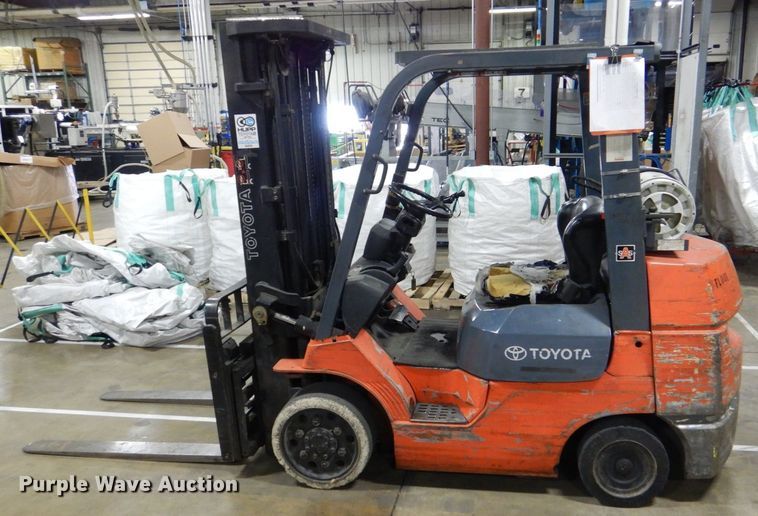 image for item MJ9991 Toyota 7FGCU30  forklift