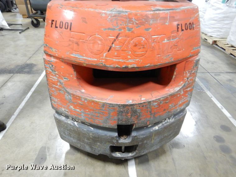 image for item MJ9991 Toyota 7FGCU30  forklift