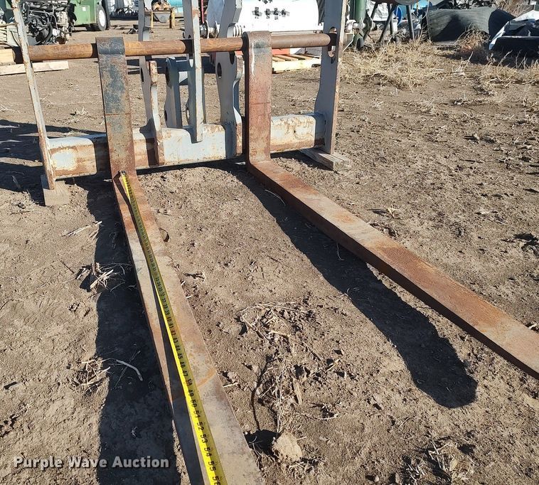 image for item MN9008 Genie  forks