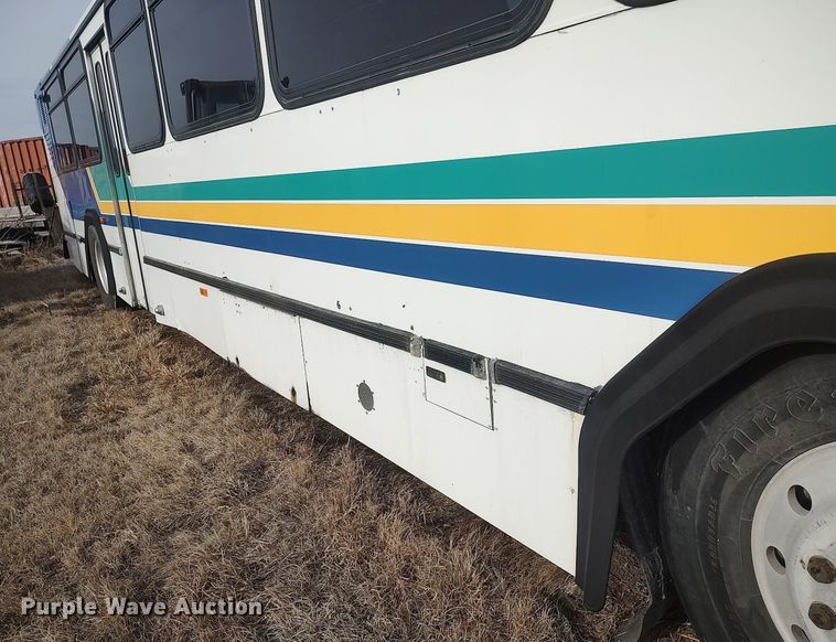 image for item MN9020 2006 Gillig Phantom C29D096N4  transit bus