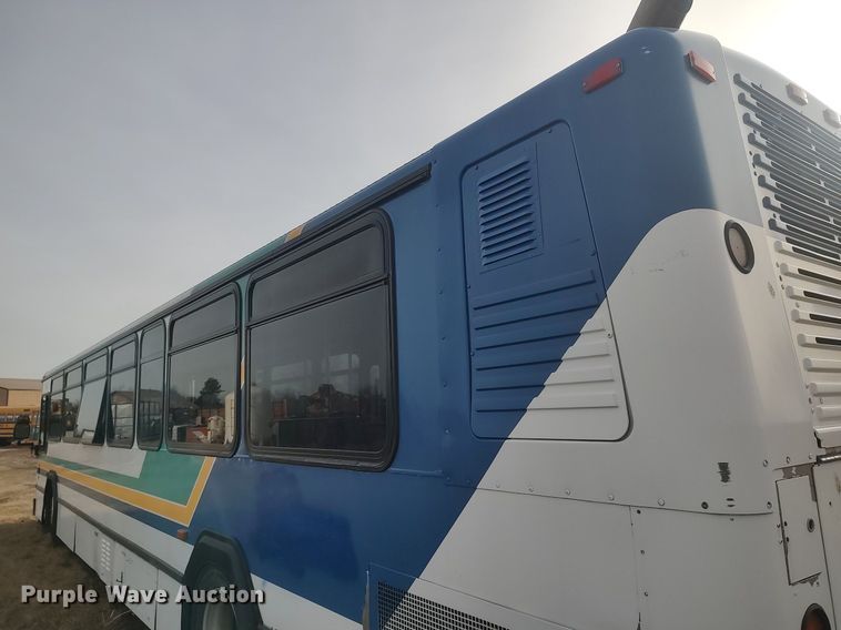 image for item MN9020 2006 Gillig Phantom C29D096N4  transit bus