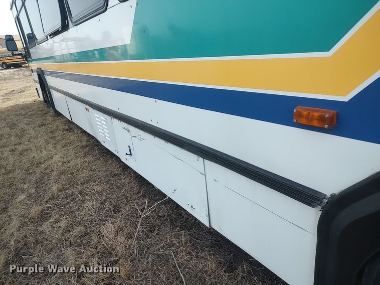 image for item MN9020 2006 Gillig Phantom C29D096N4  transit bus