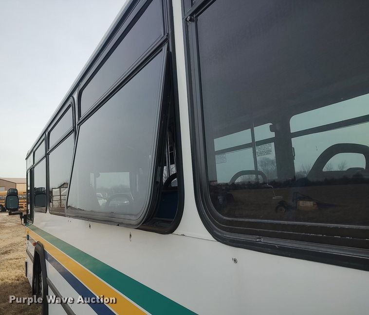 image for item MN9020 2006 Gillig Phantom C29D096N4  transit bus