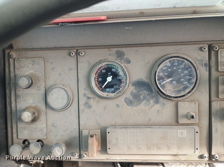 image for item MN9020 2006 Gillig Phantom C29D096N4  transit bus