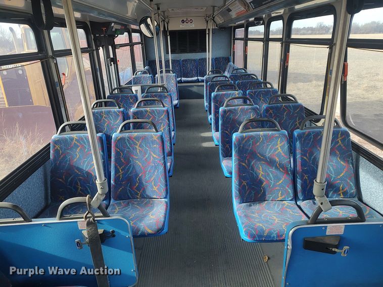 image for item MN9020 2006 Gillig Phantom C29D096N4  transit bus