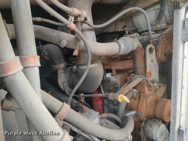 image for item MN9020 2006 Gillig Phantom C29D096N4  transit bus