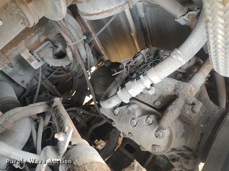 image for item MN9020 2006 Gillig Phantom C29D096N4  transit bus