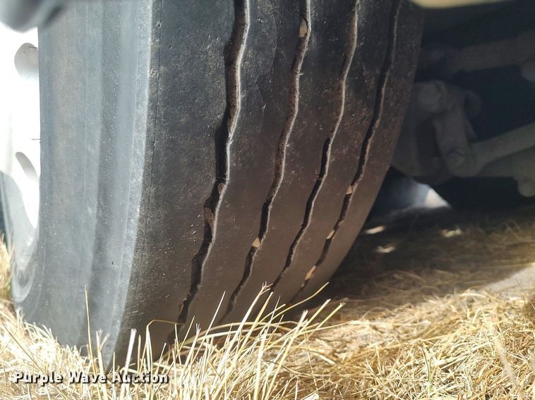 image for item MN9020 2006 Gillig Phantom C29D096N4  transit bus