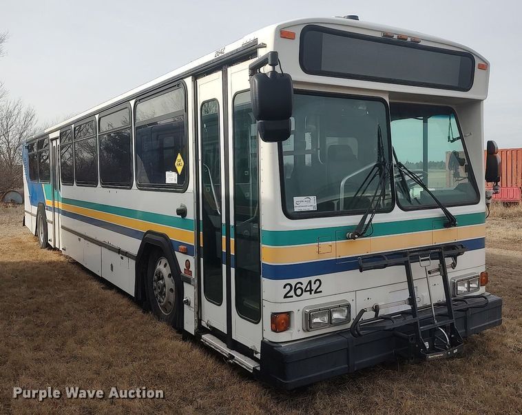 image for item MN9021 2006 Gillig Phantom C29D096N4  transit bus