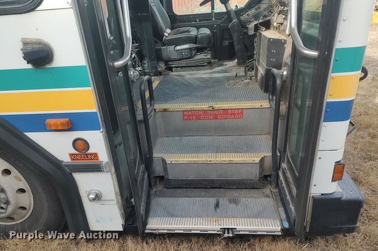 image for item MN9021 2006 Gillig Phantom C29D096N4  transit bus