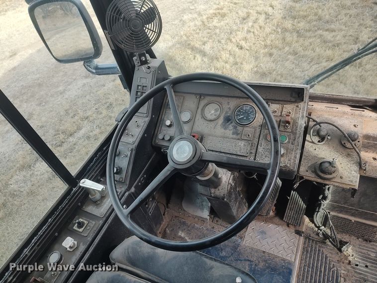 image for item MN9021 2006 Gillig Phantom C29D096N4  transit bus