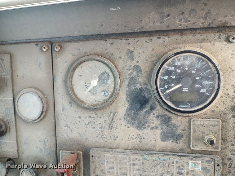 image for item MN9021 2006 Gillig Phantom C29D096N4  transit bus