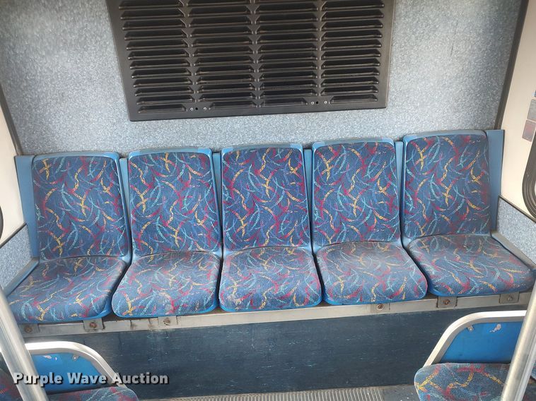 image for item MN9021 2006 Gillig Phantom C29D096N4  transit bus