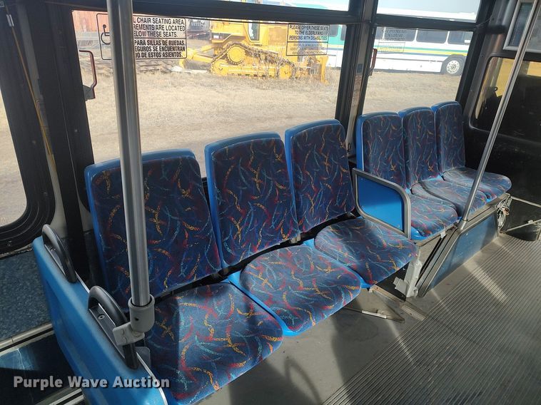 image for item MN9021 2006 Gillig Phantom C29D096N4  transit bus